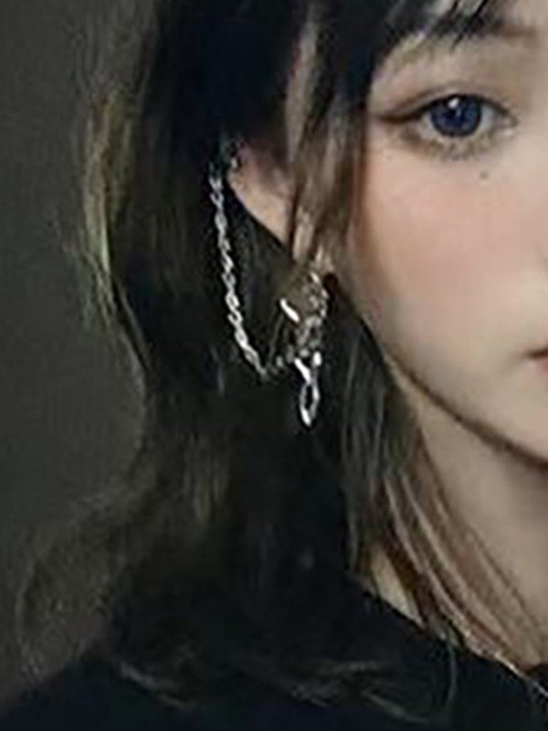 Aretes con dije de calavera con adorno de cadena-1
