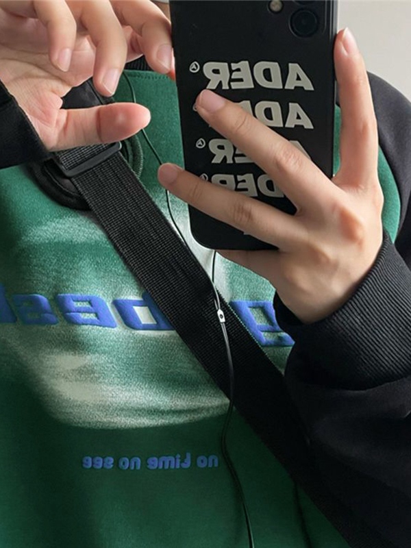 Sudadera de hombre con estampado raglán en contraste de colores-1