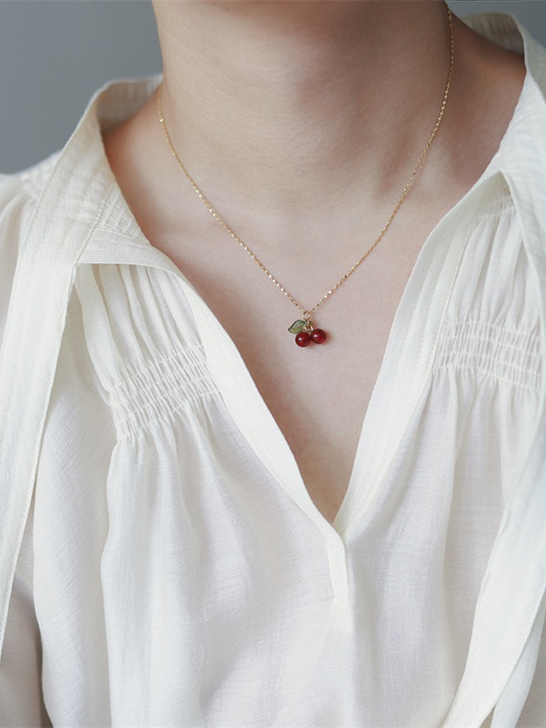 Collar con colgante de cereza roja-2